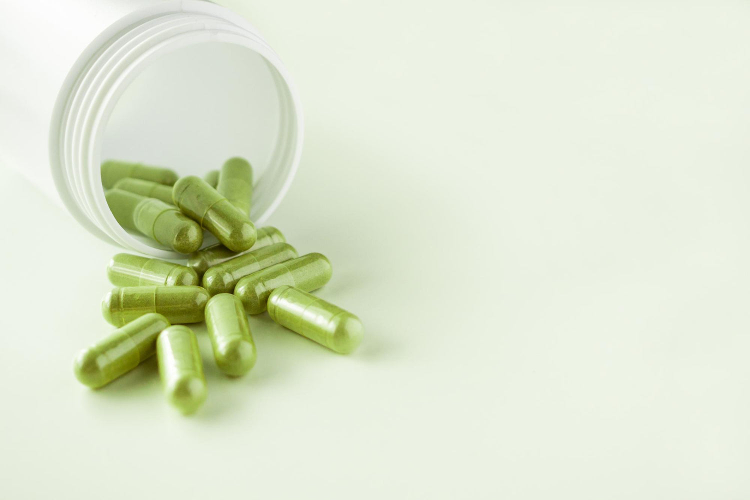 Veggie vs Gelatin Capsules: Guide to Making the Right Choice